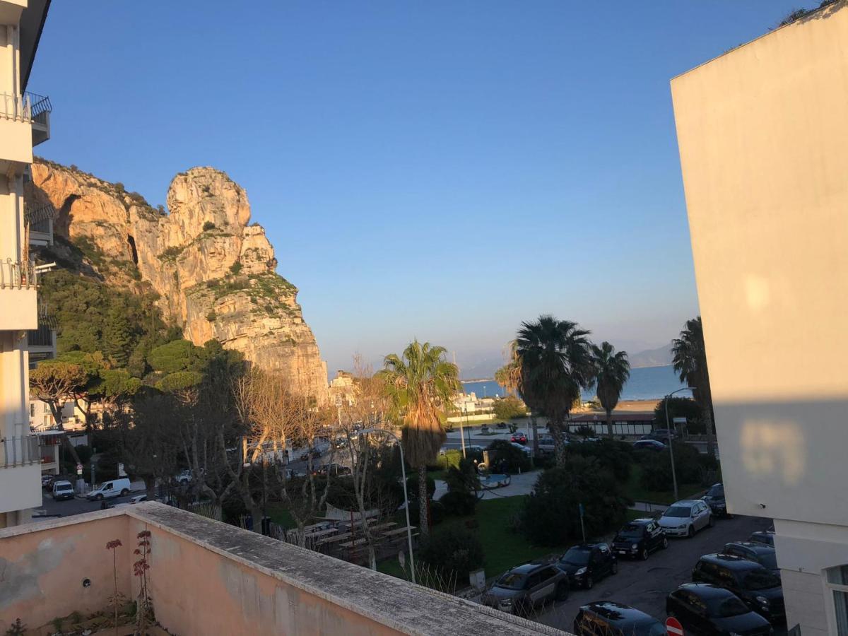 B E B Riviera Di Levante Террачина Экстерьер фото