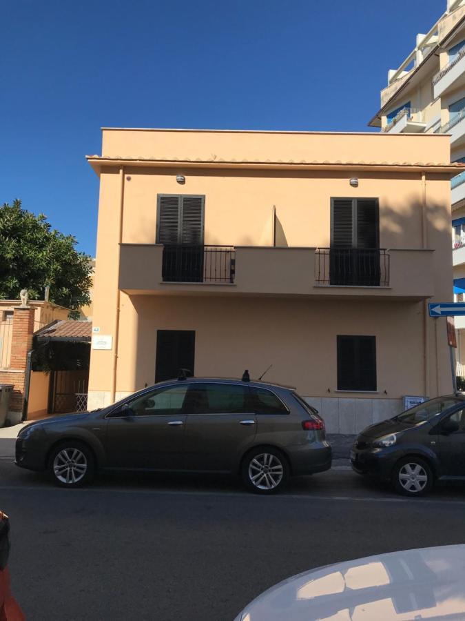 B E B Riviera Di Levante Террачина Экстерьер фото